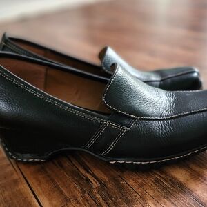 Bjorndal Dark Brown Leather Flats with White Stitching